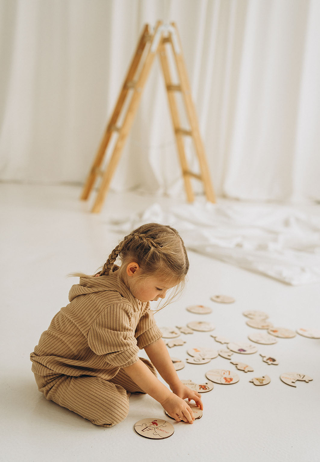 Puzzle edukacyjne „Alfabetyczne Zwierzątka” – Zabawka Montessori