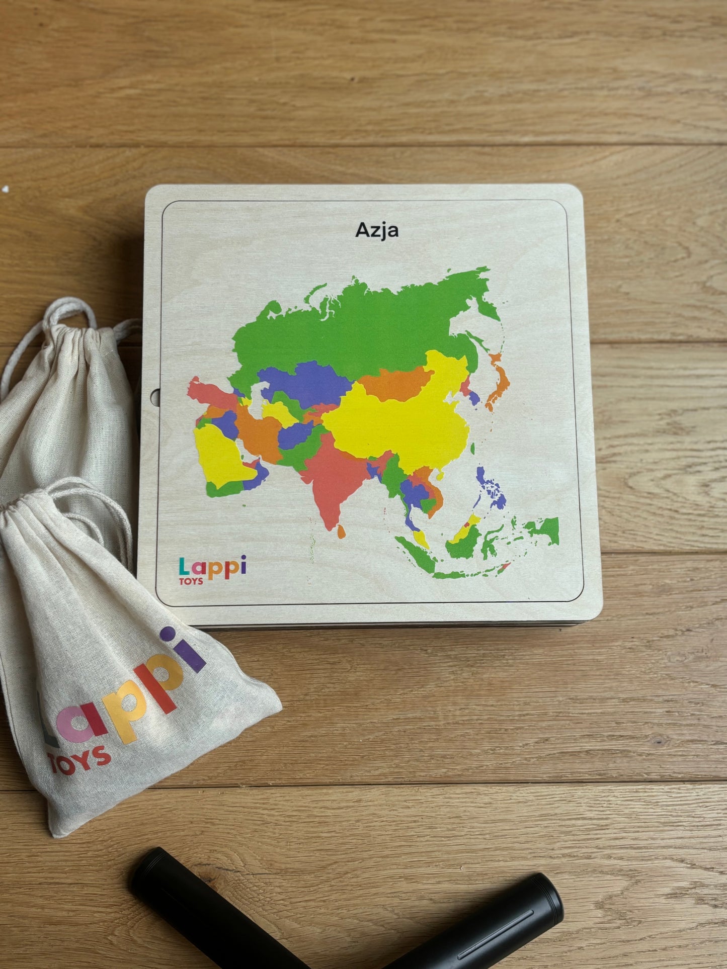 Drewniane układanki Montessori – Mapy kontynentów | Nauka Geografii i Flag | Edukacyjna Zabawka STEM