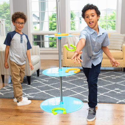 gra zręcznościowa, rzut podkową, Swingin’ Shoes, gra dla dzieci, gra ruchowa, gra domowa, gra rodzinna, gra dla całej rodziny, gra Fat Brain, rozwój koordynacji, zabawa ruchowa w domu, prezent dla dziecka, gra zręcznościowa dla dzieci