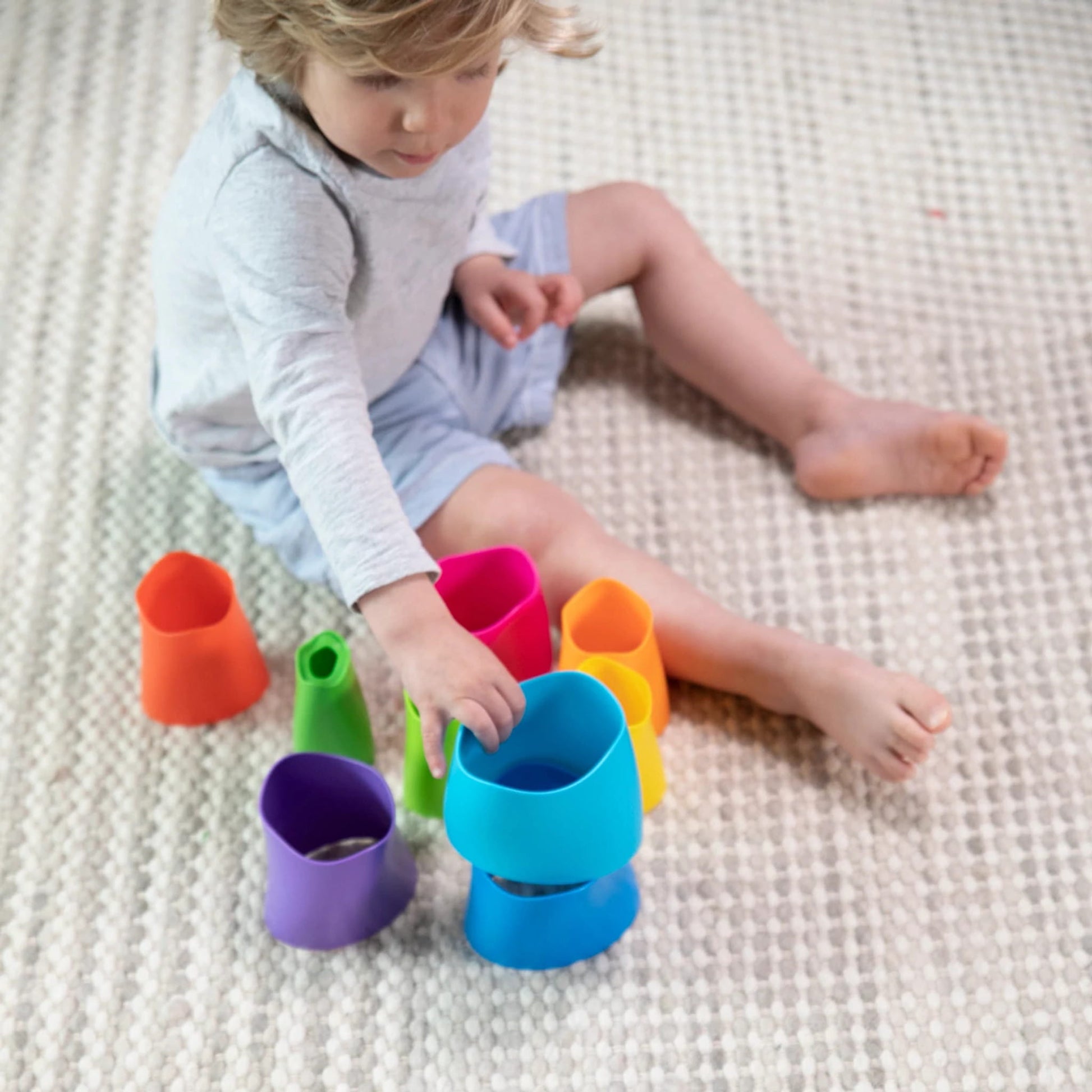 wieża SpiroKu, Fat Brain Toy, piramidka dla dzieci, zabawka edukacyjna, zabawka sensoryczna, układanka dla dzieci, zabawka rozwijająca, kreatywna piramidka, zabawka logiczna, rozwój motoryki, prezent dla dziecka 3+, zabawka Montessori, kolorowa wieża