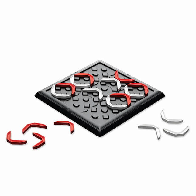 gra strategiczna, gra logiczna, kółko i krzyżyk, Tik Tak Flip, gra dla dzieci 8+, gra edukacyjna, planszowa gra rodzinna, rozwijanie logicznego myślenia, gra drewniana, zabawa dla całej rodziny, prezent dla dziecka